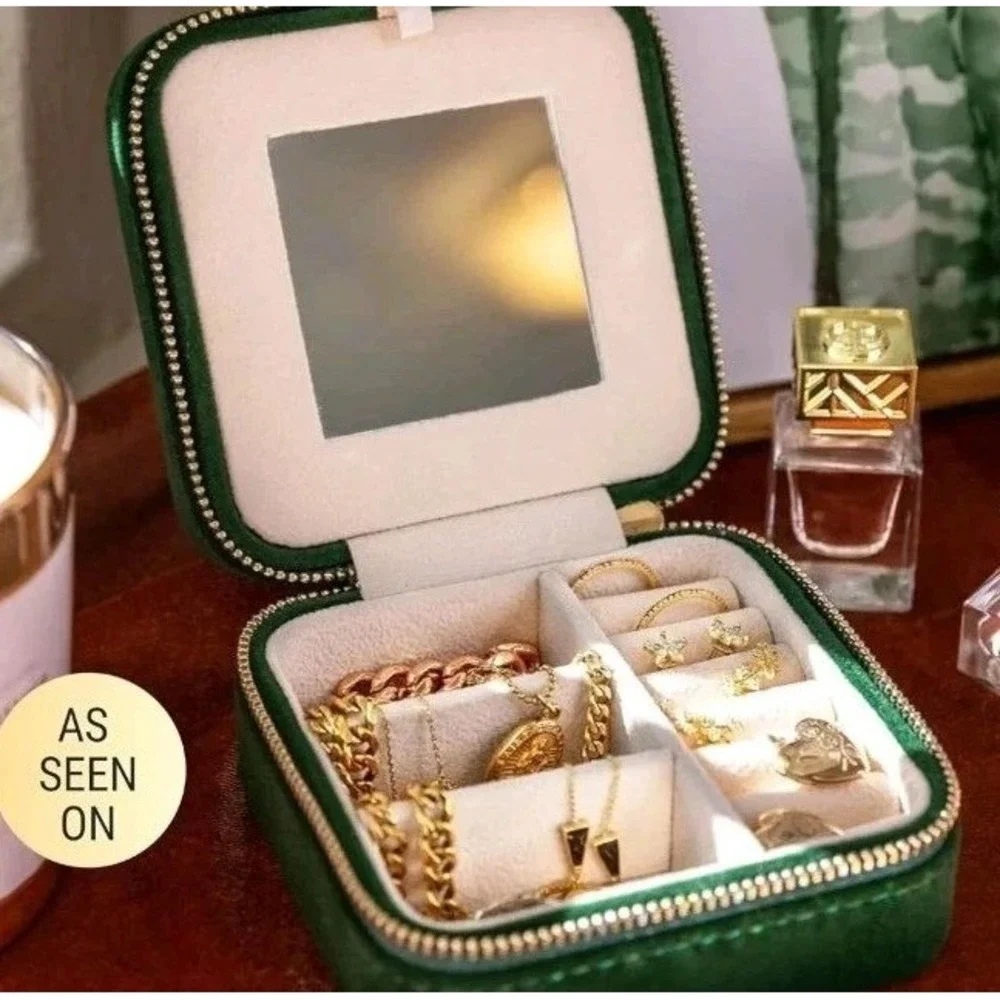Benevolence Green Velvet Jewelry Travel Case‎ Organizer with Mirror NEW